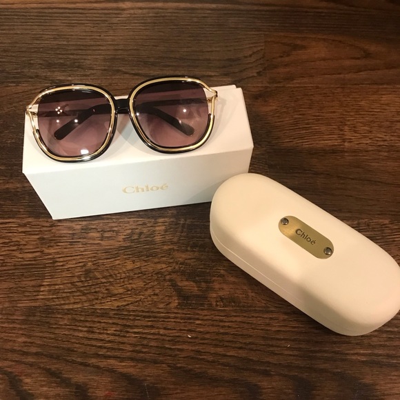 Chloe Sunglasses Black Tinted With Gold Frames - Picture 2 of 8